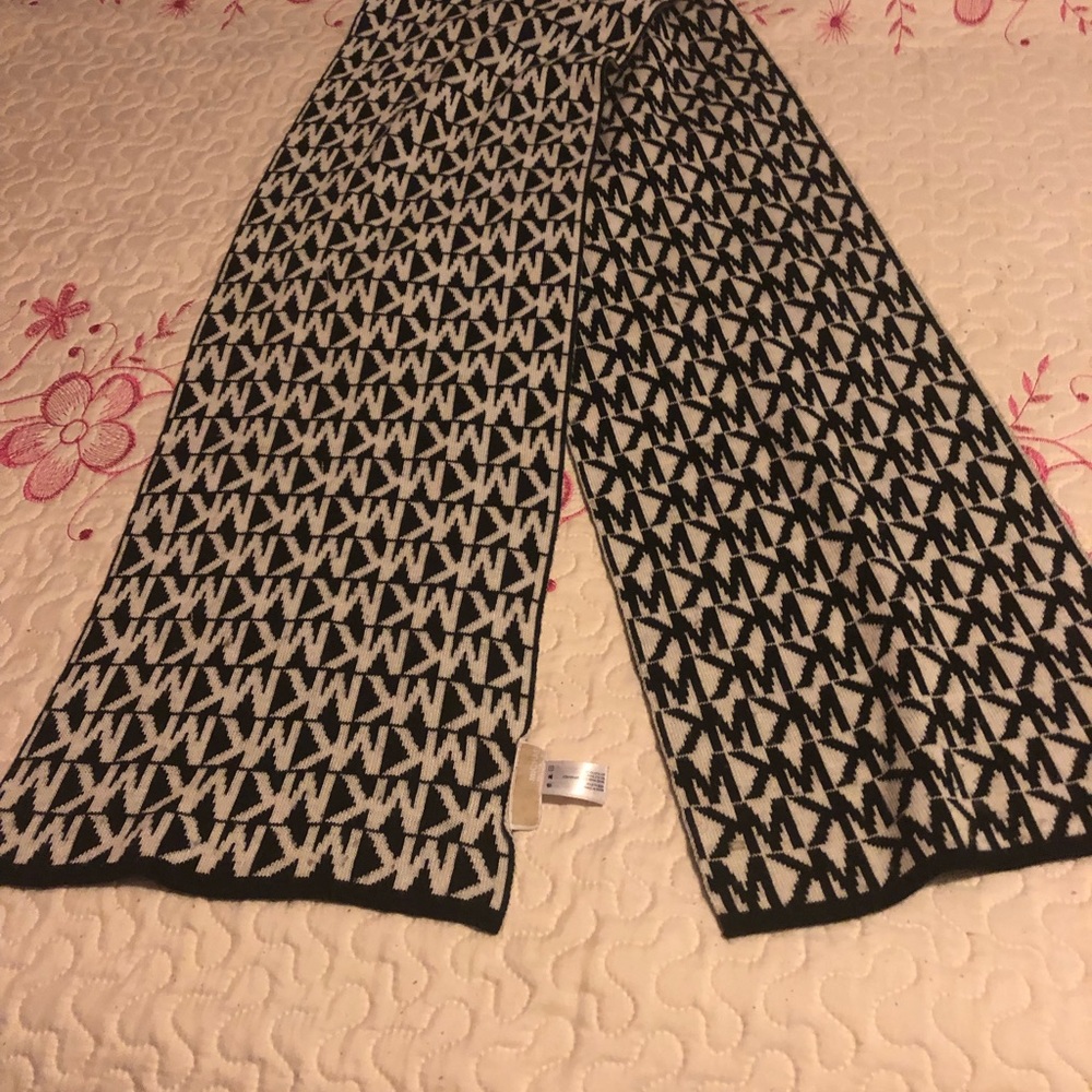 Michael Kors scarf